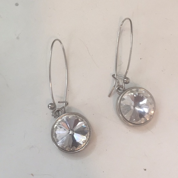 Express Earrings - Picture 3 of 4